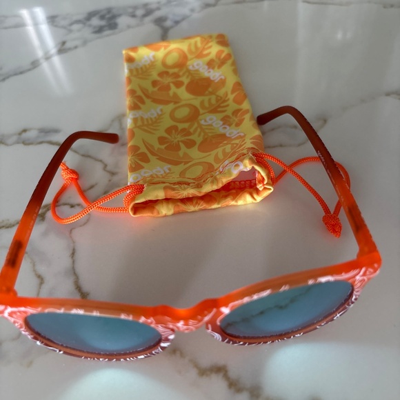 Goode sunglasses-new - Picture 3 of 3